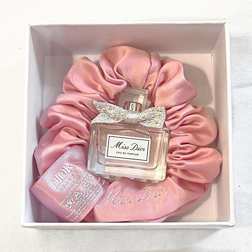 Miss Dior Giftset ( pink dior Silky Srunchie & Mini Miss Dior )